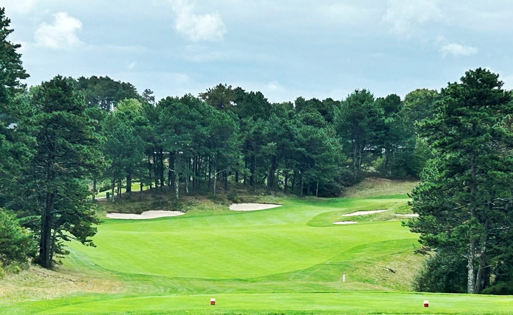 Pinehills Golf Club Logo