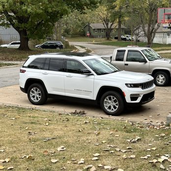 James River Chrysler Dodge Jeep RAM - Gorgeous Grand Cherokee - Auto Repair Near Me - Ozark, Missouri James River Chrysler Dodge Jeep RAM - Gorgeous Grand Cherokee - Auto Repair Near Me - Ozark, Missouri