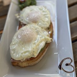 Café Bea - Avocado Toast
