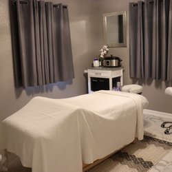Be Well Holistic Massage Wellness Center, P.A. - SW Massage Room