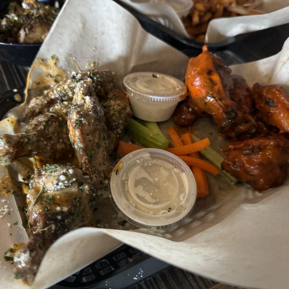 Everett's - House Brined Wings - American Near Me - Omaha, Nebraska Everett's - House Brined Wings - American Near Me - Omaha, Nebraska
