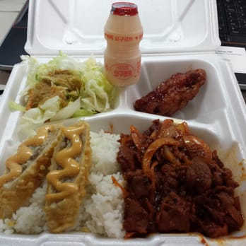 Korean BBQ Taco Box - Spicy pork combo - Food Trucks Near Me