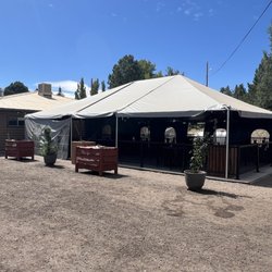 Flaming Gorge Resort - Flaming Gorge Resort - Outdoor Dining Area