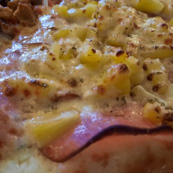 Dave's Pizza - Close up - Pizza Near Me - Coos Bay, Oregon Dave's Pizza - Close up - Pizza Near Me - Coos Bay, Oregon