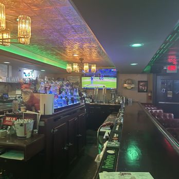 Foxhole Pizza And Pub - Bar - Pizza Near Me - McHenry, Illinois