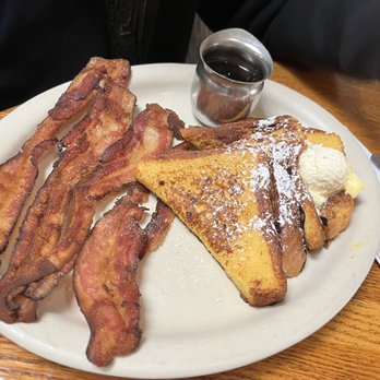 Old Monterey Cafe - French toast, side of bacon - Breakfast & Brunch Near Me - Monterey, California
