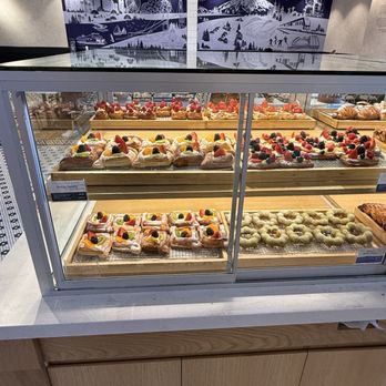 Paris Baguette - Bakeries Near Me - Tukwila, Washington Paris Baguette - Bakeries Near Me - Tukwila, Washington