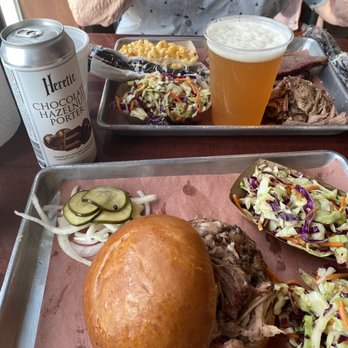 Smokehouse 41 - Pulled pork sandwich w/ more slaw, Heretic Porter, 2 meat tray (brisket & pulled pork), mac n' cheese, & she forgot what tap beer. - Barbeque Near Me - Oakhurst, California Smokehouse 41 - Pulled pork sandwich w/ more slaw, Heretic Porter, 2 meat tray (brisket & pulled pork), mac n' cheese, & she forgot what tap beer. - Barbeque Near Me - Oakhurst, California