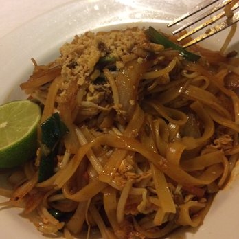Chen Vuong Thai - Pad Thai with shrimp. Tasted really good! - Thai Near Me - Burlington, Colorado