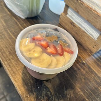 Juice Bar - Midtown Memphis - PB&J Bowl with Coconut Milk instead of Apple Juice - Juice Bars & Smoothies Near Me - Memphis, Tennessee Juice Bar - Midtown Memphis - PB&J Bowl with Coconut Milk instead of Apple Juice - Juice Bars & Smoothies Near Me - Memphis, Tennessee