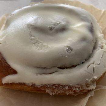 Wallflour Bake Shop - Cinnamon Roll - Bakeries Near Me - Honolulu, Hawaii