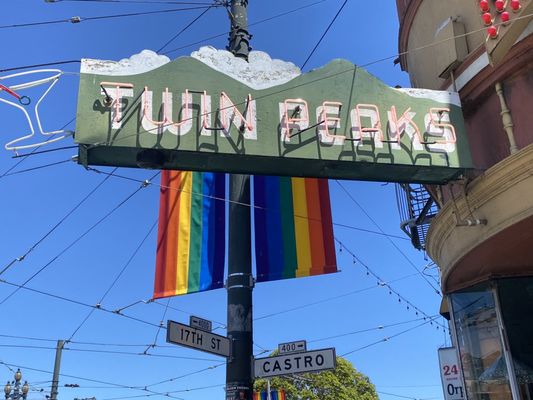 Twin Peaks Tavern by null