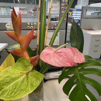 Fujikami Florist - Tropical Flower Arrangement - Florists Near Me - Honolulu, Hawaii Fujikami Florist - Tropical Flower Arrangement - Florists Near Me - Honolulu, Hawaii
