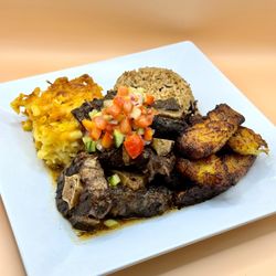 C'est Bon Caribbean Creole Cuisine - Oxtail plate