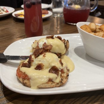 Another Broken Egg Cafe - Eggs Benedict - Breakfast & Brunch Near Me - Westlake, Ohio