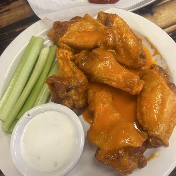 Press Pub On 5th - Grandview - Hot Buffalo wings - New American Near Me - Columbus, Ohio Press Pub On 5th - Grandview - Hot Buffalo wings - New American Near Me - Columbus, Ohio