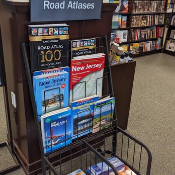Barnes and Noble - Bookstores Near Me - Livingston, New Jersey