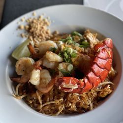 Thai Touch Asian Fusion - Lobster & Shrimps Pad Thai