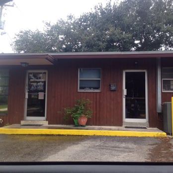 Davie Veterinary Clinic - Great family style Vet practice, they just care. - Veterinarians Near Me - Davie, Florida Davie Veterinary Clinic - Great family style Vet practice, they just care. - Veterinarians Near Me - Davie, Florida