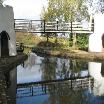 Drayton Swivel Bridge - A functional folly - use the upper one for dry feet - Hotels & Travel Near Me Drayton Swivel Bridge - A functional folly - use the upper one for dry feet - Hotels & Travel Near Me