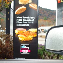 McDonald's - Breakfast sign