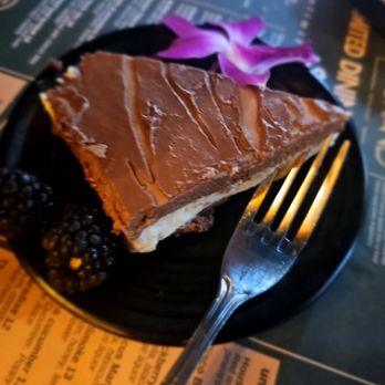 Le Grand - Chocolate cake - Breakfast & Brunch Near Me - Los Angeles, California