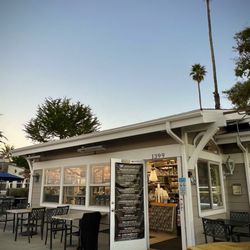 Nautical Bean - The cute coffee shop with outdoor seating only.