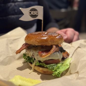Drafts Burger Bar - American Near Me - Park City, Utah