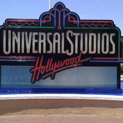 Payless Airport Shuttle - Offering transportation service to Universal Studios Hollywood from LAX Airport. Ride Stress free with one of our friendly drivers!
