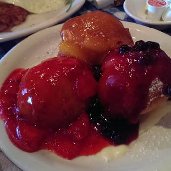 Huckleberry's - Mardi Gras Beignet were ok, mot bad for the price - Cajun/Creole Near Me - Benicia, California