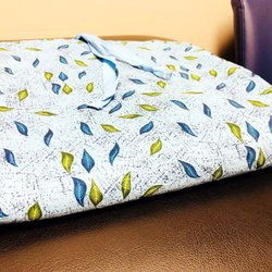 Parkway Surgery Center - I appreciate the general look of this gown. The hues on the pattern are complimentary, although the fit is one size fit all.