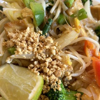 Jinda Thai Restaurant - Pad Thai. - Thai Near Me - Albany, Oregon Jinda Thai Restaurant - Pad Thai. - Thai Near Me - Albany, Oregon