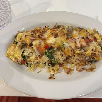 Serendipity Restaurant - Texas style omelette with additional spinach and mushrooms - Sports Bars Near Me - Redondo Beach, California Serendipity Restaurant - Texas style omelette with additional spinach and mushrooms - Sports Bars Near Me - Redondo Beach, California