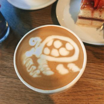 Kaffeekommune - Flat white/ Strawberry cake / Batched brew - Coffee & Tea Near Me - Mainz, RP Kaffeekommune - Flat white/ Strawberry cake / Batched brew - Coffee & Tea Near Me - Mainz, RP