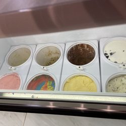 Mona's Eats N Treats - Ice cream