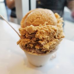 Carmela Ice Cream - 1 scoop: Salted Caramel and Strawberry Buttermilk