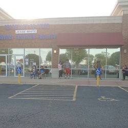 Illinois Secretary of State - Driver Services Facility - Expect long lines COVID-19.