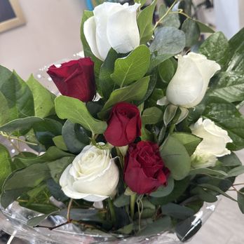 Happy Petals Floral Studio - Happy Hour flowers   Odde is so sweet  Thank you so much for the flowers - Florists Near Me - Reseda, California