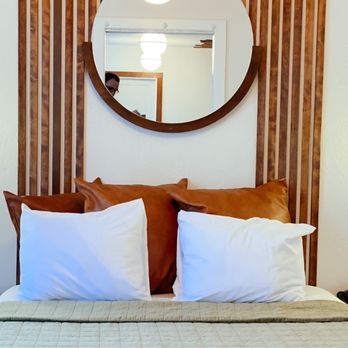 Scotia Lodge - Queen bed with quilted comforter - Hotels Near Me - Scotia, California Scotia Lodge - Queen bed with quilted comforter - Hotels Near Me - Scotia, California