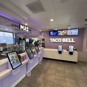 Taco Bell - Live Más Café - Inside Cafe. It is super nice in here and the drinks are just delicious!!!!!! - Fast Food Near Me - Chula Vista, California Taco Bell - Live Más Café - Inside Cafe. It is super nice in here and the drinks are just delicious!!!!!! - Fast Food Near Me - Chula Vista, California