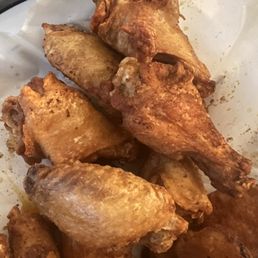Dry rub order (2 wings seasoned out of 10, 1 shown mid right)
