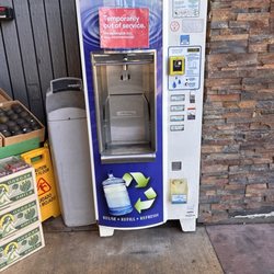 Whole Foods Market - Water machine