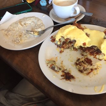 Don's Country Kitchen - Country Benedict  Our Famous Biscuits & Gravy - Breakfast & Brunch Near Me - Oceanside, California