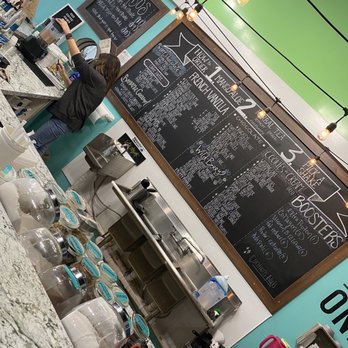 Fearless Nutrition - two people sitting at a counter - Juice Bars & Smoothies Near Me