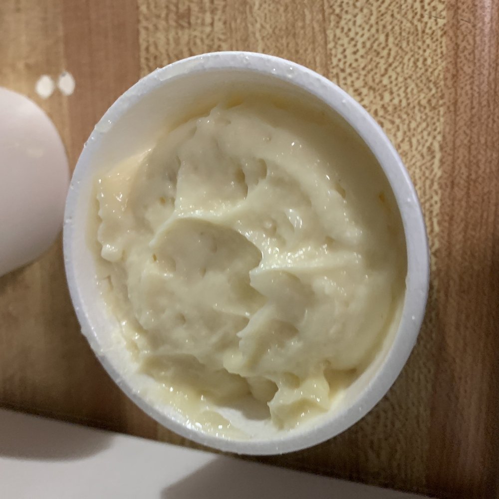Iris pizza - Garlic sauce - Pizza Near Me - Ottawa, Ontario