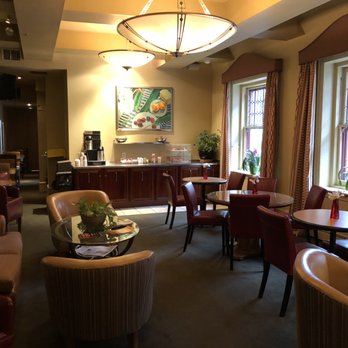 Alexander Inn - Breakfast lounge with comfortable seating - Hotels Near Me - Philadelphia, Pennsylvania Alexander Inn - Breakfast lounge with comfortable seating - Hotels Near Me - Philadelphia, Pennsylvania