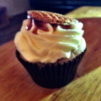 Bibi's Bakery - Caramel waffle cup cake - Patisserie/Cake Shop Near Me - City Centre, GLG