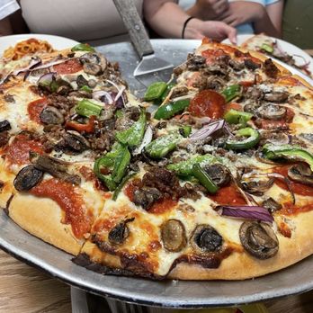 That Little Italian Kitchen - Supreme pizza - Italian Near Me - Canton, Ohio That Little Italian Kitchen - Supreme pizza - Italian Near Me - Canton, Ohio