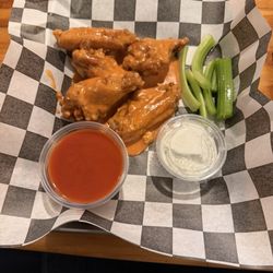 Uncle Buck's BBQ - Chicken Wing