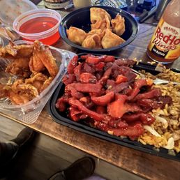Boneless Spare Ribs, Fried Chicken Wings, Fried Wonton Boneless Spare Ribs, Fried Chicken Wings, Fried Wonton